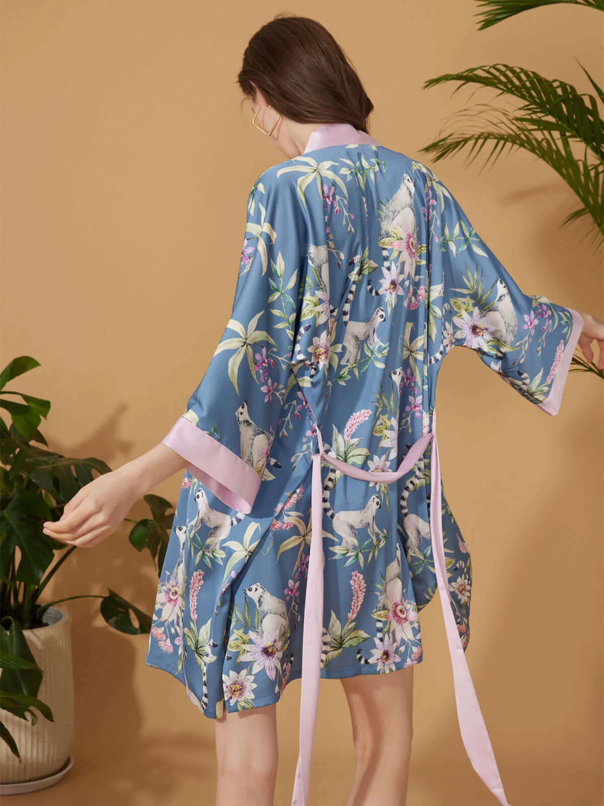 Short Kimono Robe in Blue Forest