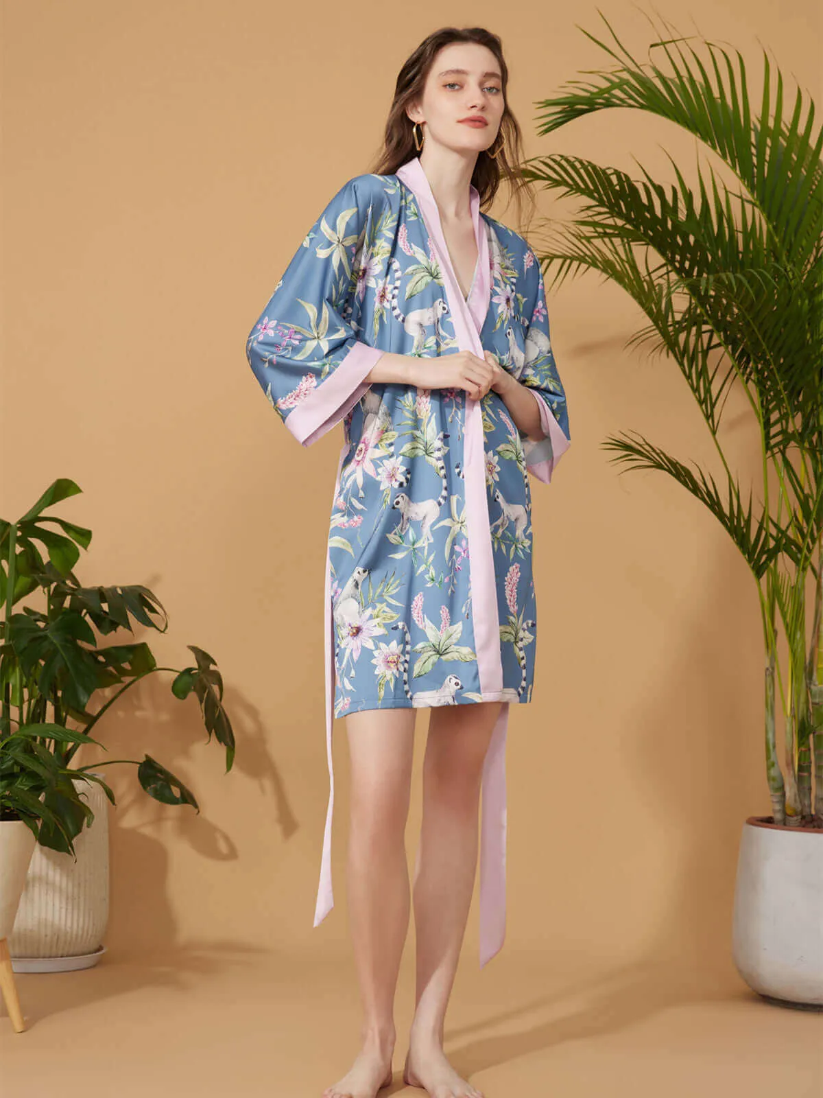 Short Kimono Robe in Blue Forest