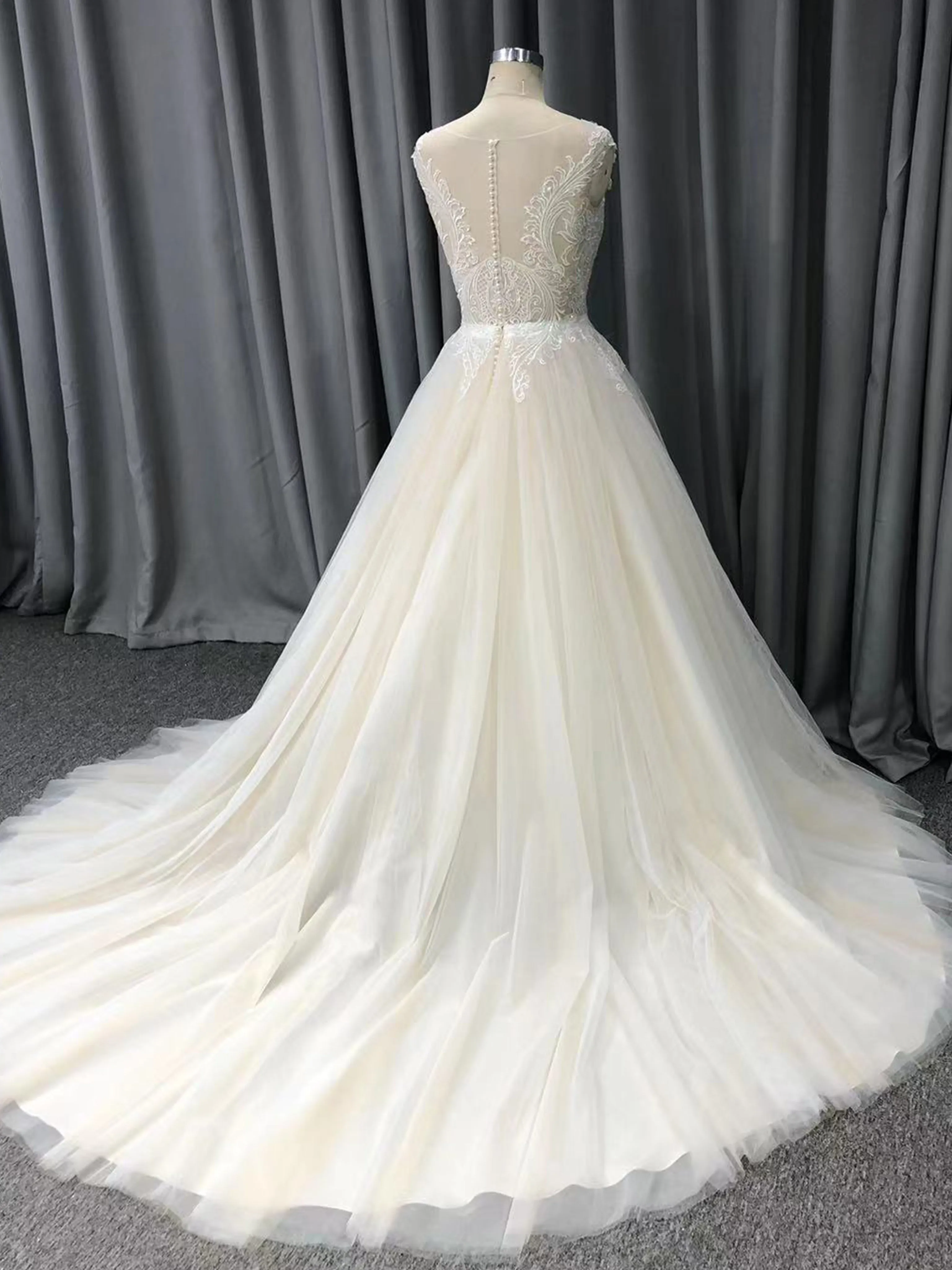 Wedding Dresses Round Neck Lace Tulle A-line with Sweep Train