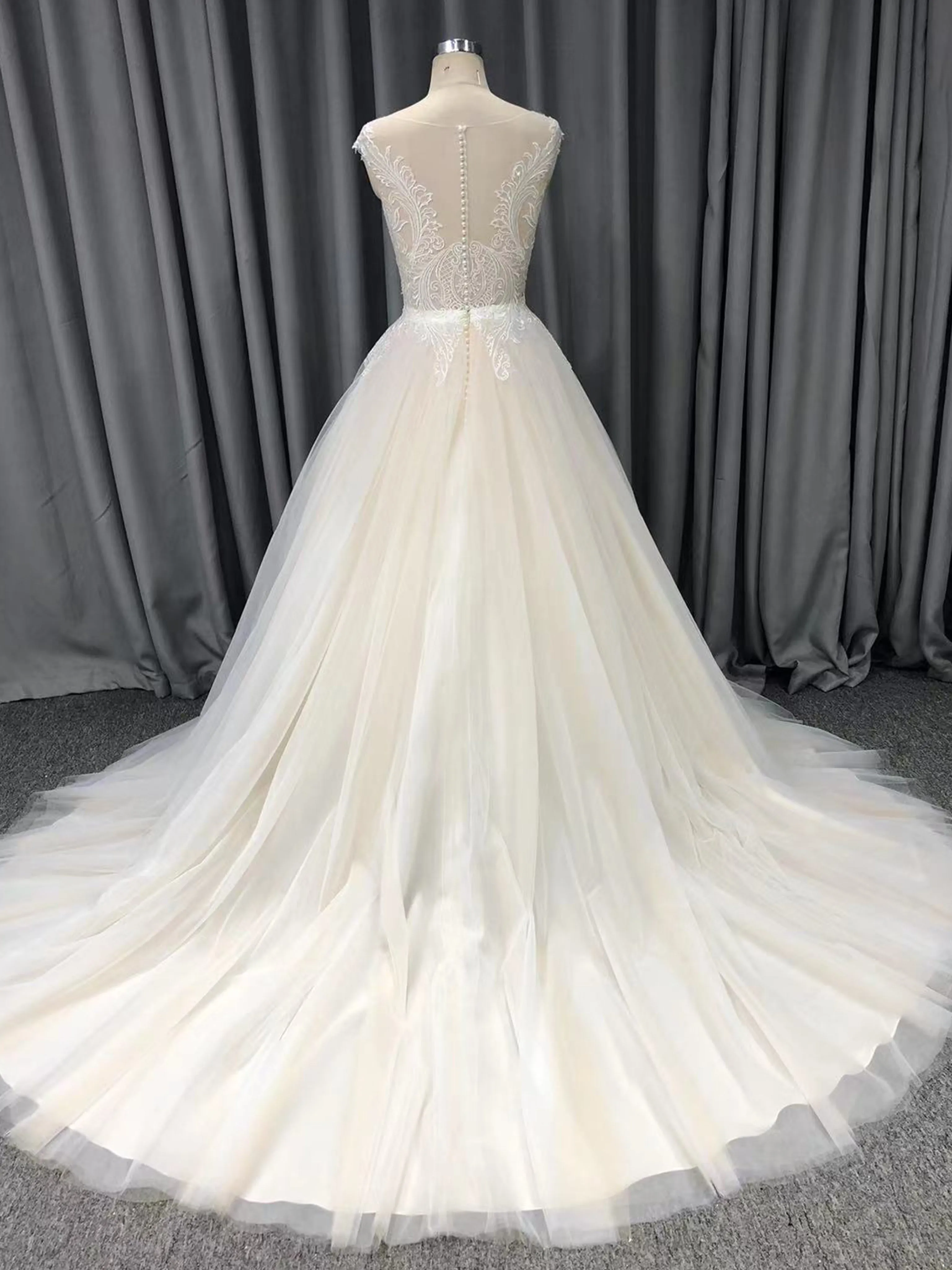 Wedding Dresses Round Neck Lace Tulle A-line with Sweep Train