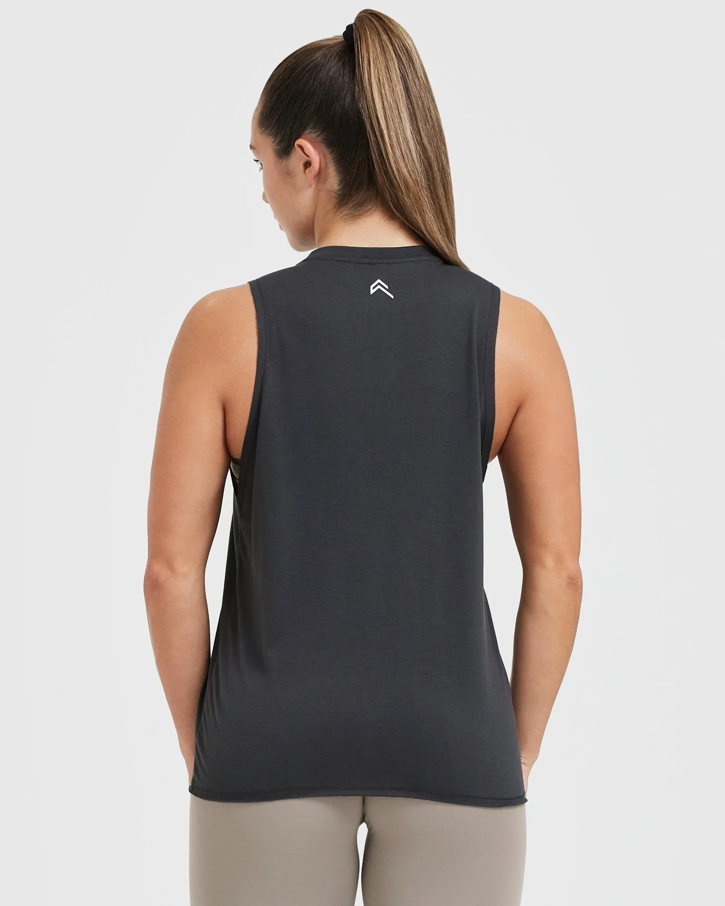 Muscle Vest in Coal