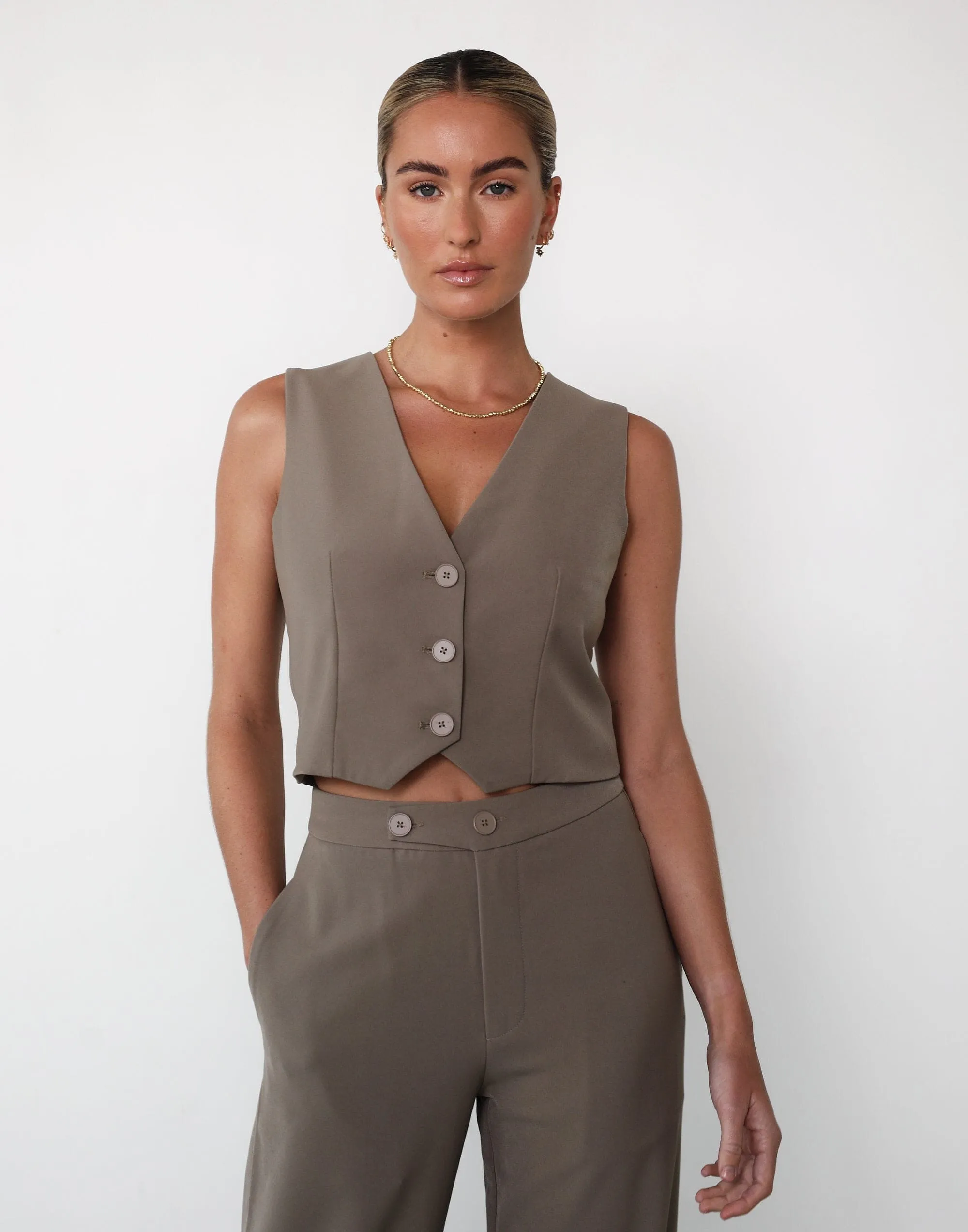 Stylish Tea Leaf Sleeveless Blouse